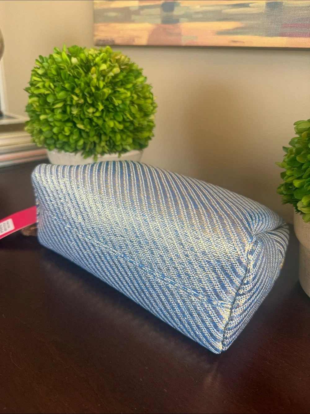 VINCE CAMUTO 💄IRIDESCENT BLUE COSMETIC BAG💄 WITH TASSEL CHARMS 🌟NWT🌟